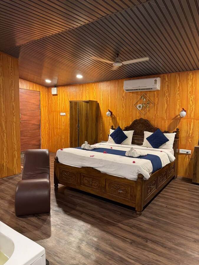 Wood-panelled bedroom